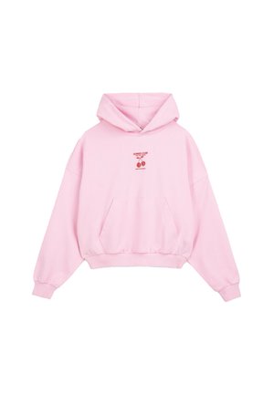 Jasnoróżowa bluza z kapturem, przednią kieszenią i małym czerwonym napisem „Tennis Club” oraz graficznym motywem skrzyżowanych rakiet tenisowych na piersi.