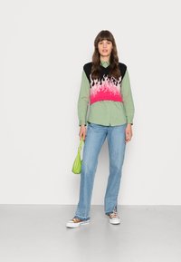 JDY JDYMIO SHIRT - Blusa com botões - basil