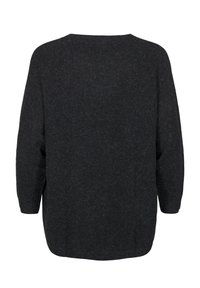 Temno siva dolgi rokav svetr s prostornim, kvadratnim krojem, ima širok izrez in teksturirano tkanino. Ni vidnih vzorcev ali dodatkov.