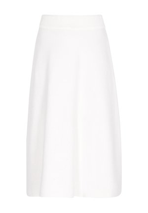 Witte A-lijn rok van zachte stof, met een gladde textuur, brede tailleband en een vloeiende silhouet die voorzichtig van de heupen uitloopt.