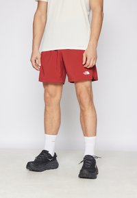 The North Face - SHORT - Spordišortsid - iron red Väikepilt 1