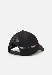 Calvin Klein EMBROIDERY TRUCKER UNISEX - Naģene - black