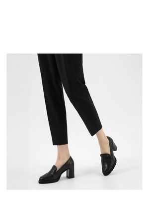 Wojas Lodičky na vysokém podpatku - black