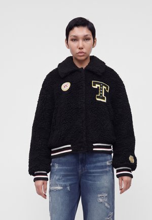 Tommy Jeans, TEXTURED RELAXED VARSITY JACKET - Зимно яке - black