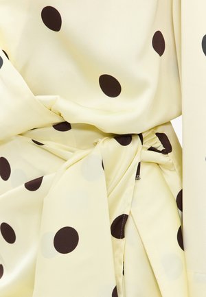 LOAVIES, CROWN OF CONFIDENCE - Robe de jour - dots big   yellow light