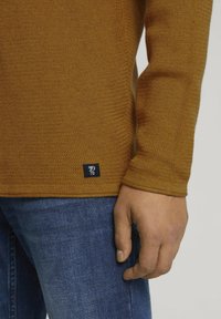 TOM TAILOR DENIM Strickpullover - cognac brown melange