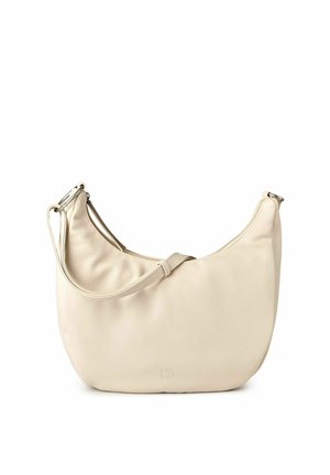 Sac bandoulière en cuir couleur crème avec une forme incurvée, une sangle réglable et des attaches en anneaux métalliques argentés.
