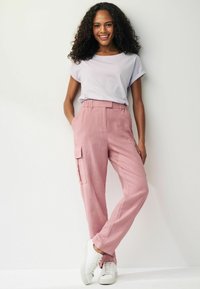 Next REGULAR FIT - Kapsáče - pink