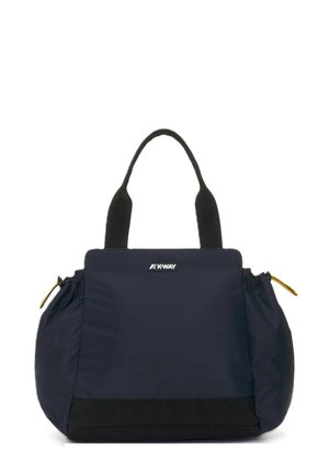 Sac fourre-tout en nylon bleu marine avec des accents noirs, deux poignées supérieures, des poches latérales élastiques et des accessoires en or. Présente un logo sur le devant.