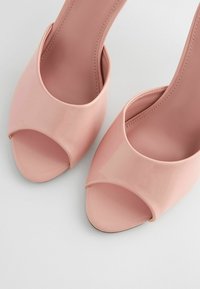 Next FOREVER COMFORT- REGULAR FIT - Mules med hæl - pink