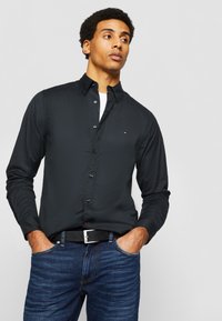 Tommy Hilfiger CORE FLEX REGULAR FIT - Skjorter - black