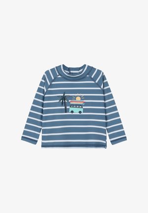 Chemise à manches longues rayée bleu et blanc avec un motif de palmier, soleil, planche de surf et van à l'avant.