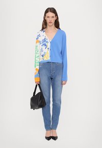MOSCHINO JEANS SEASON SPECIALS - Adīta jaka - multi light blue