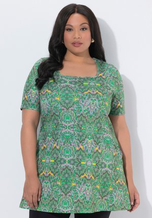 CARRÉ-AUSSCHNITT HALBARM - T-shirts print - apple green