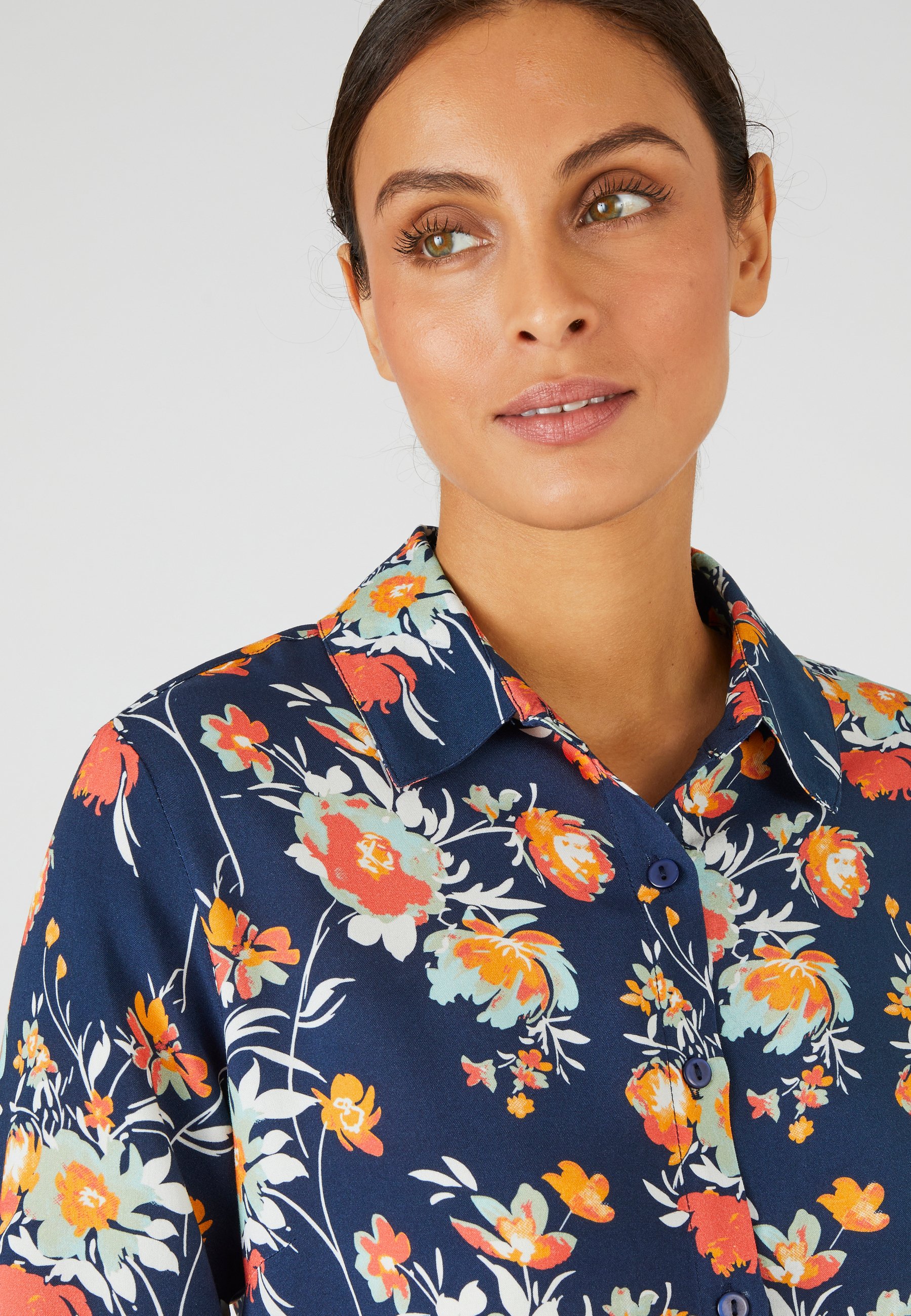 Joli Chemisier H&M Bleu à Imprimé Fleurs, Taille 46/XL, En Parfait état – Idéal Pour Un Look Printanier Décontracté