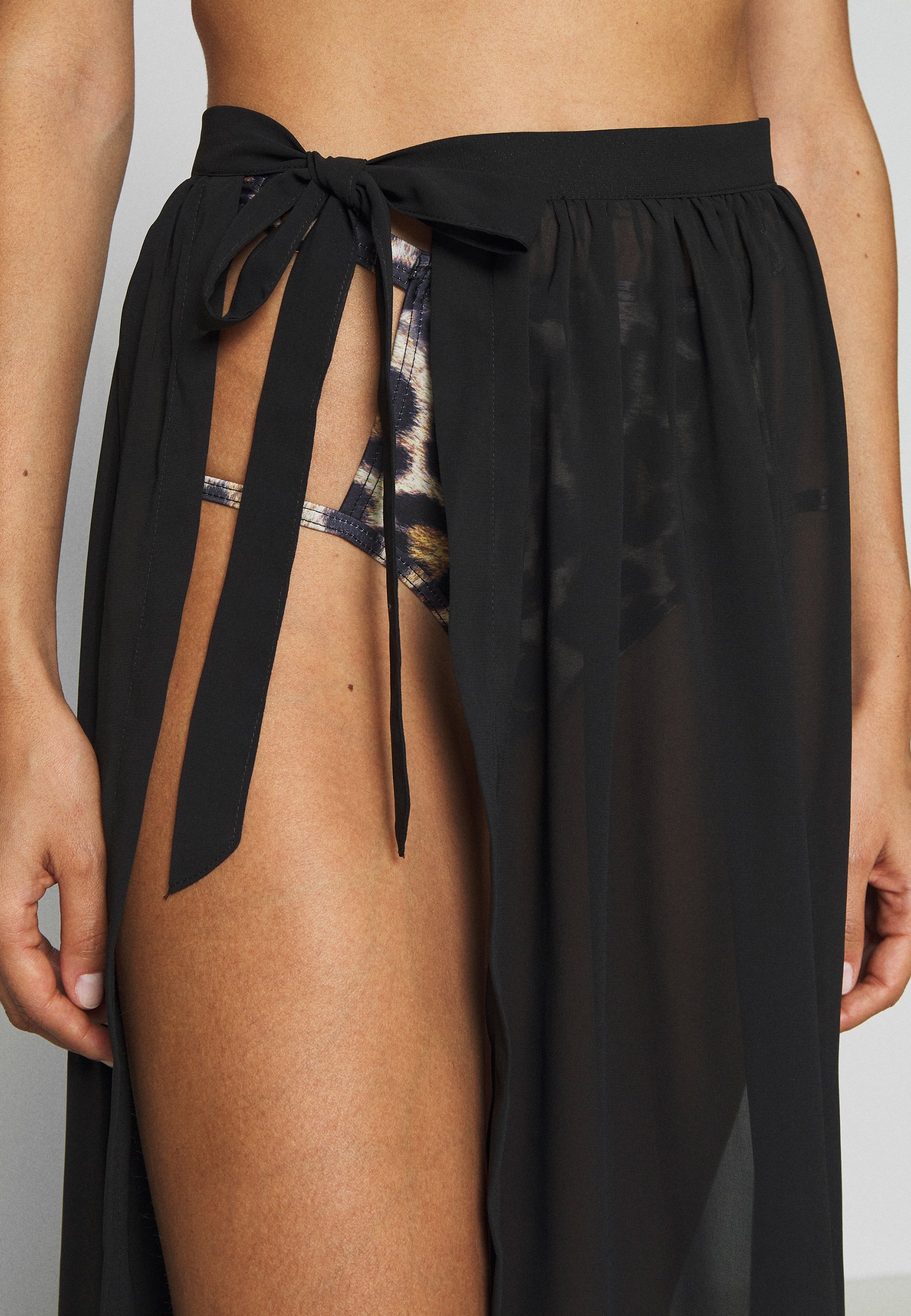 Wolf & Whistle BEACH SKIRT Strandaccessories black Wolf & Whistle TIGER AND CHAIN ANIMAL BEACH SKIRT - Strandaccessories - brown