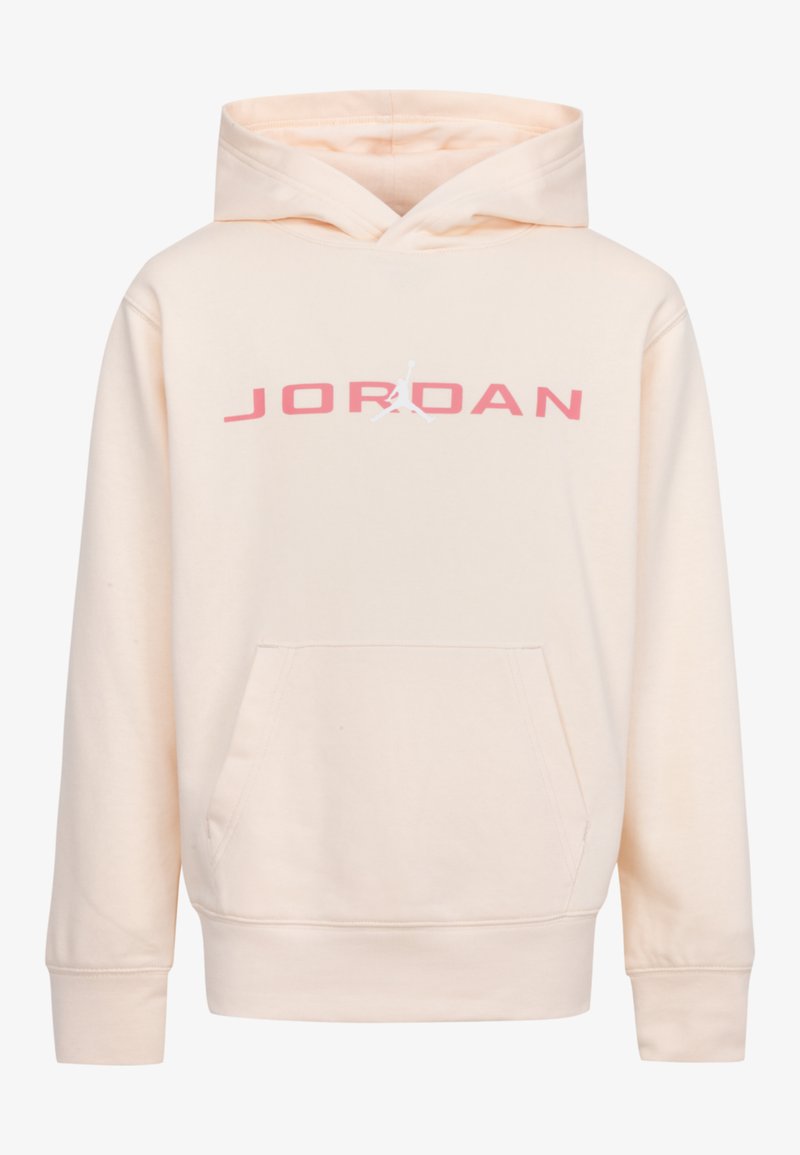 Hanorac de culoare piersică deschisă cu un buzunar frontal, având inscripția "JORDAN" în litere roz îndrăznețe și un logo alb deasupra. Material moale cu manșete ribicate.