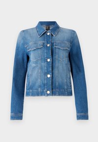 Helle blaue Jeansjacke mit klassischem Kragen, vorderer Knopfleiste, zwei Brusttaschen und langen Ärmeln. Ausgefranste Ränder am Saum.