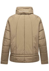 Beige pufferjack met een hoge kraag, voorzien van gestikte horizontale patronen, elastische zoom en een merkteken op de achterkant.