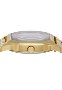 Goldfarbene Metalluhr mit einem achteckigen Gehäuse, Kristallglas, strukturiertem Zifferblatt und einer seitlichen Krone zur Einstellung. Verfügt über ein Gliederarmband.