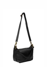 Schwarze Leder-Schultertasche mit kurviger Form, verstellbarem Tragegurt und Messingbeschlägen. Verfügt über eine mit Reißverschluss verschlossene Tasche auf einer Seite.
