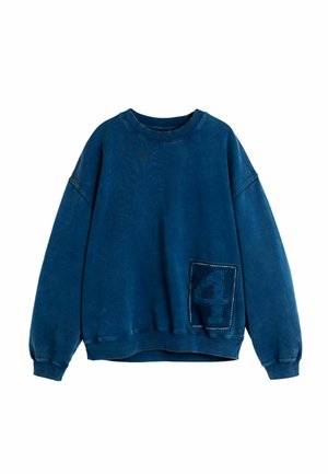 Dark blue long-sleeve sweatshirt with round neckline and a stitched patch featuring the number 4 on the lower front right side.