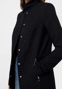 Vero Moda Pitkä takki - black
