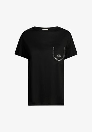 T-shirt in cotone nero con scollatura a girocollo e maniche corte. Presenta una tasca decorativa con strass e accentuata con logo.