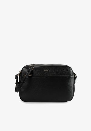 Borsa a tracolla in pelle nera con finitura testurizzata, tasca frontale con zip, tracolla regolabile e dettagli in metallo color oro.