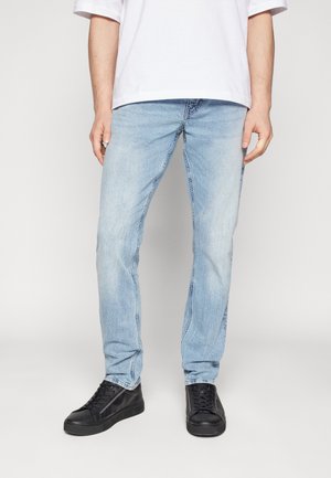 Jeansy Slim Fit