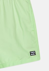 Billabong ALL DAY - Șorturi de baie - light green