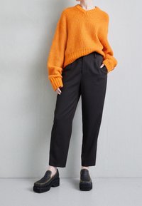 Filippa K Tygbyxor - dark brown