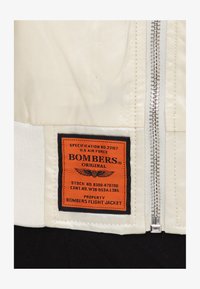 Non selezionato, cream