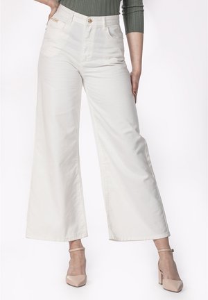 COUPE AMPLE LONGUEUR CHEVILLES ESTER - Jean flare - blanc