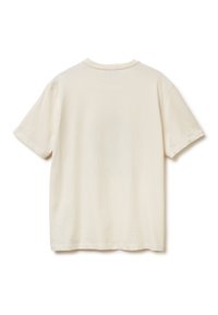 Světle béžové tričko s krátkým rukávem, vyrobené z měkké bavlny. Má jednoduchý kulatý výstřih a rovný střih bez viditelných vzorů nebo akcentů.