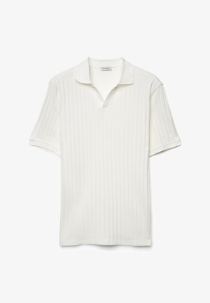 Weißes Polohemd mit kurzen Ärmeln und gerippter Struktur, ausgestattet mit einem klassischen Kragen und offenem Schlitz, hergestellt aus weichem Strickstoff.