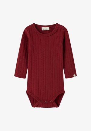 Body a maniche lunghe di colore rosso realizzato in tessuto a coste. Presenta un collo rotondo e chiusure a scatti sul fondo per una facile vestibilità.