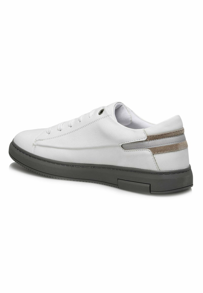 Herren Sneaker low | Lumberjack MODERN JEROME D 2FX Sneaker low white/weiß - ES24707 Herren Sneaker low | Lumberjack MODERN JEROME D 2FX Sneaker low white/weiß - ES24707