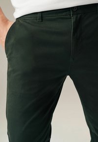 Next SLIM FIT STRETCH - Chino - dark green