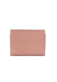 Portafoglio in pelle rosa con una texture liscia, forma rettangolare e cuciture a contrasto. Presenta un design pieghevole con angoli arrotondati.