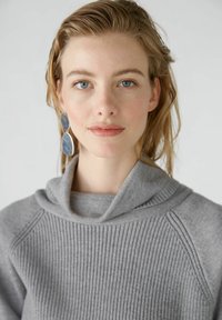 Oui Strickpullover - river stone
