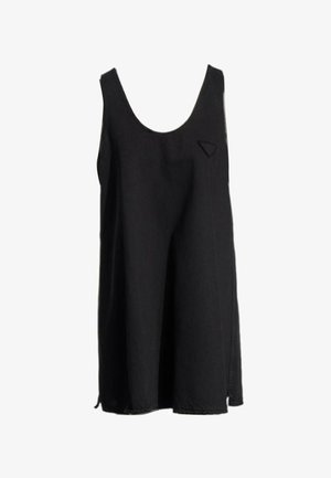 Robe noire sans manches, coupe ample, avec encolure dégagée et petit logo triangulaire sur la partie supérieure gauche de la poitrine.