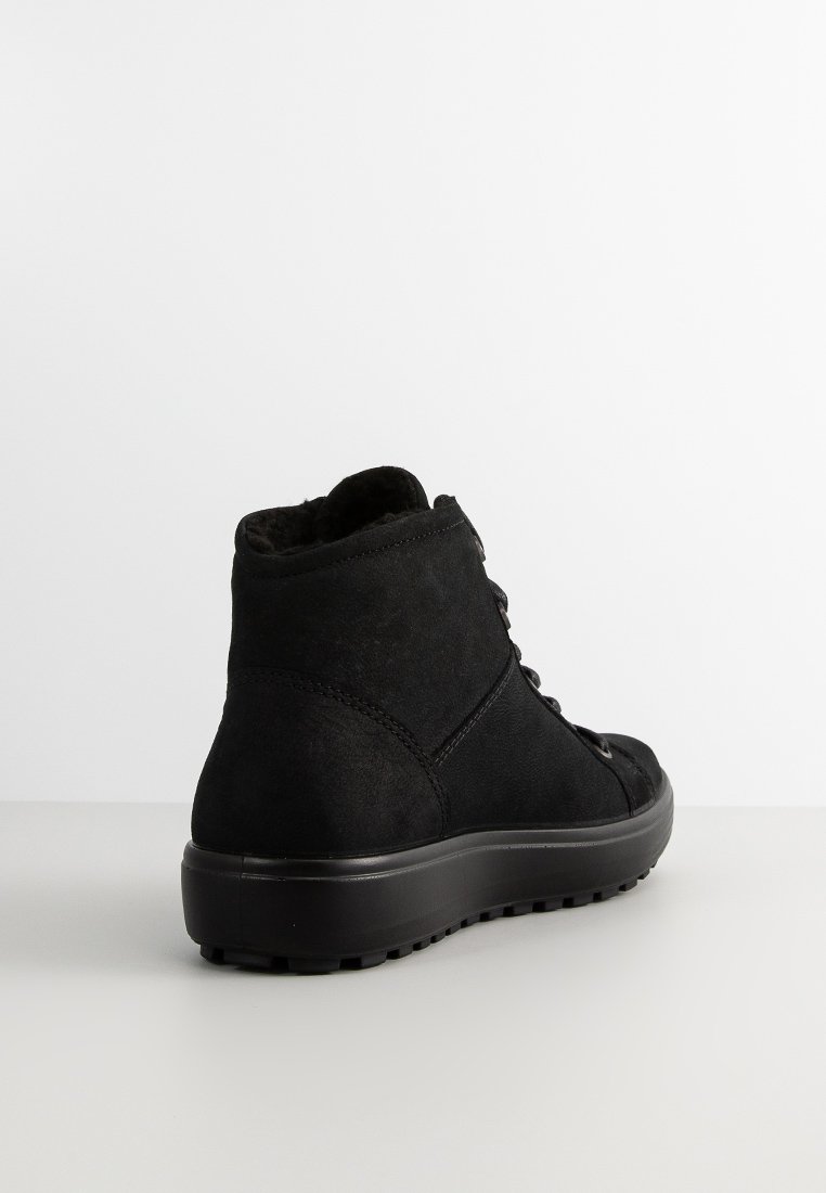 Sneaker high