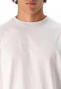 Oakley SOHO TEE - Jednoduché tričko - lunar rock