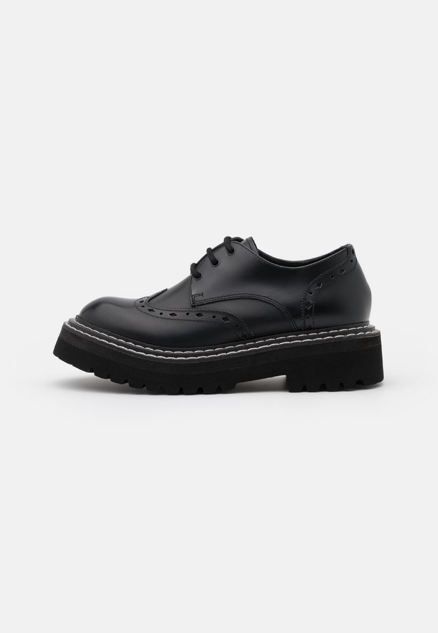 PATROL II BROGUE LACE SHOE - Nauhakengät - black