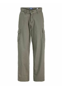 Cargo pants in olive green, made of sturdy fabric. Features button and zipper closure, two side pockets, and two thigh pockets. Loose fit.