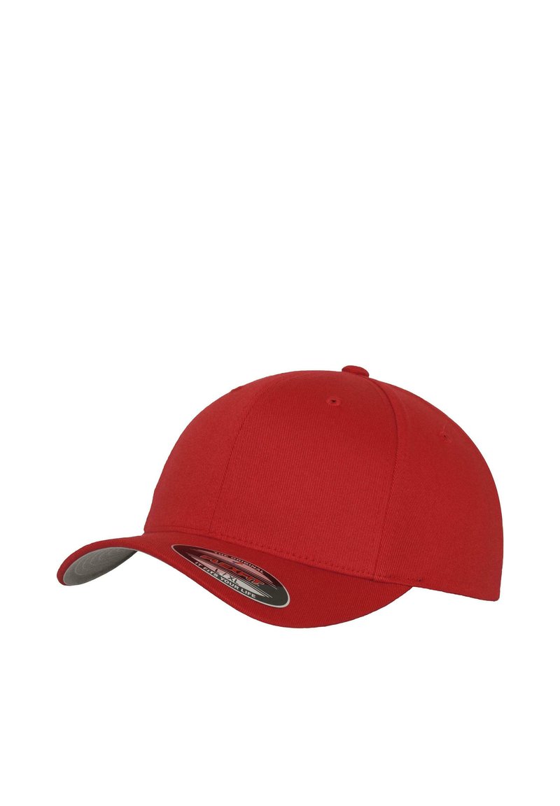 Rode baseballpet met een gestructureerd ontwerp, voorzien van een gebogen rand en een grijze onderkant. Gemaakt van stof met een gladde textuur.