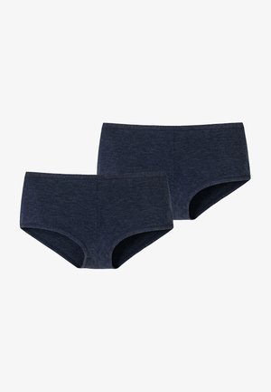 Due paia di boxer in cotone blu scuro con una texture liscia, caratterizzati da un design semplice e senza motivi o dettagli visibili.