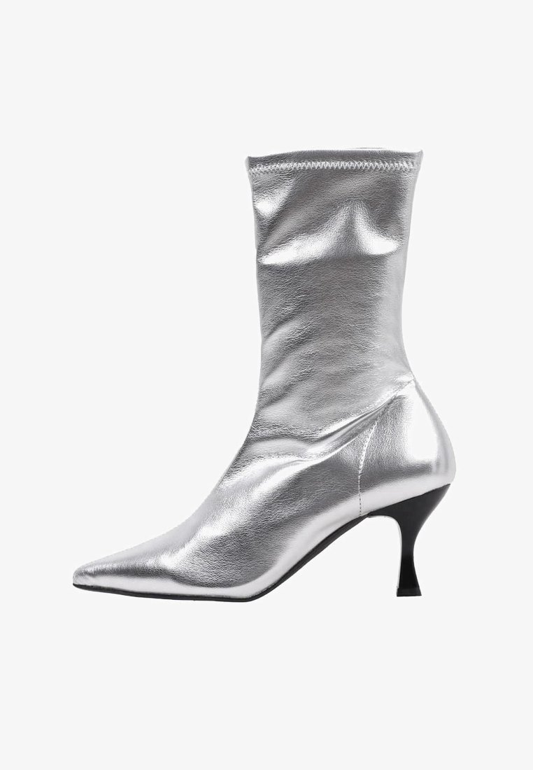 LIMMA VENEZUELA - Stiefelette - silver