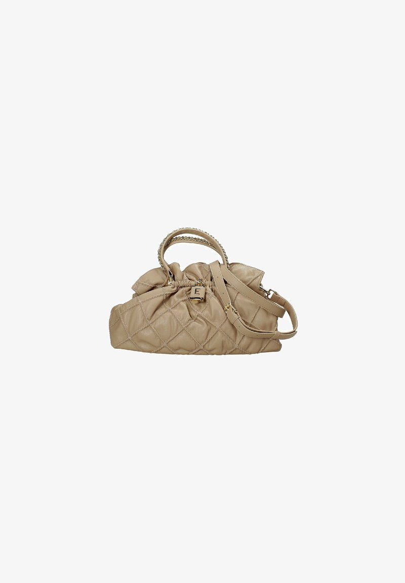Borsa a tracolla beige trapuntata con esterno in morbida pelle, doppi manici superiori e tracolla regolabile. Presenta un accento decorativo a forma di lucchetto.